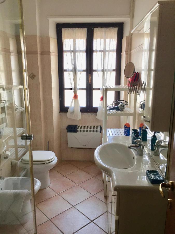 Casa Delfino - Appartamento Centro Storico A Due Passi Dalla Spiaggia & Mare, Porto & Ferrovia Civitavecchia Exterior foto